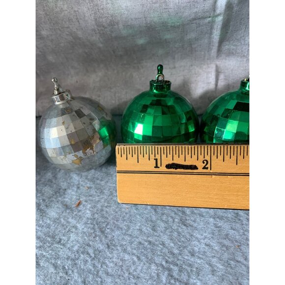Vintage Bradford Unbreakable Christmas Mirror Ball Ornaments Set Green & Silver - Picture 5 of 5